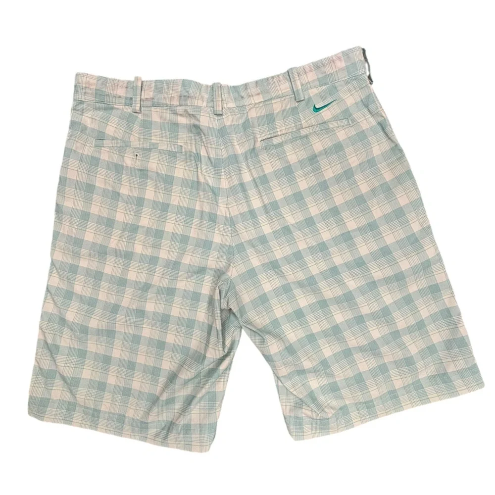 Nike- Golf shorts- 34- excellent‎ condition!!